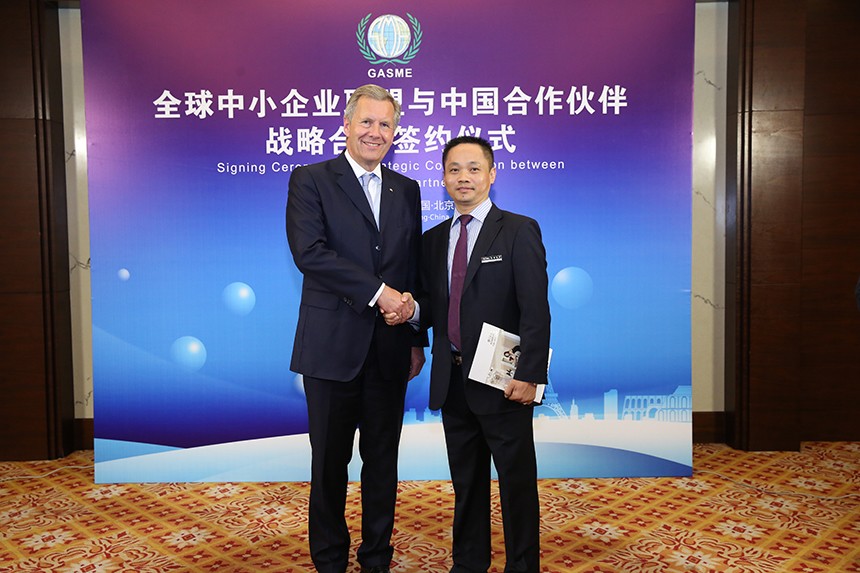 DJTY.COM大江体育智能董事长马辉与德国前总统武尔夫会晤